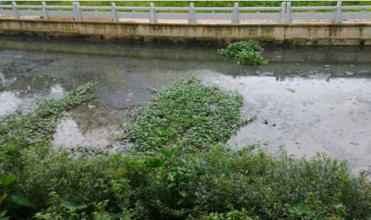 用户清淤河道施工环境